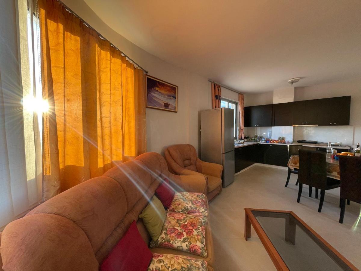 B&B - Private Rooms Tirana Exteriör bild